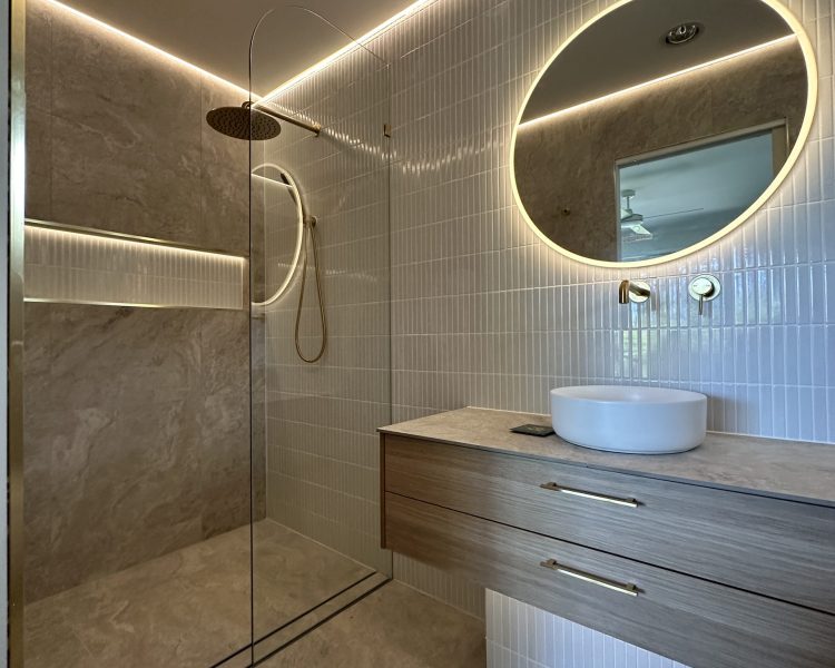 client-bathroom-led-DkblembT