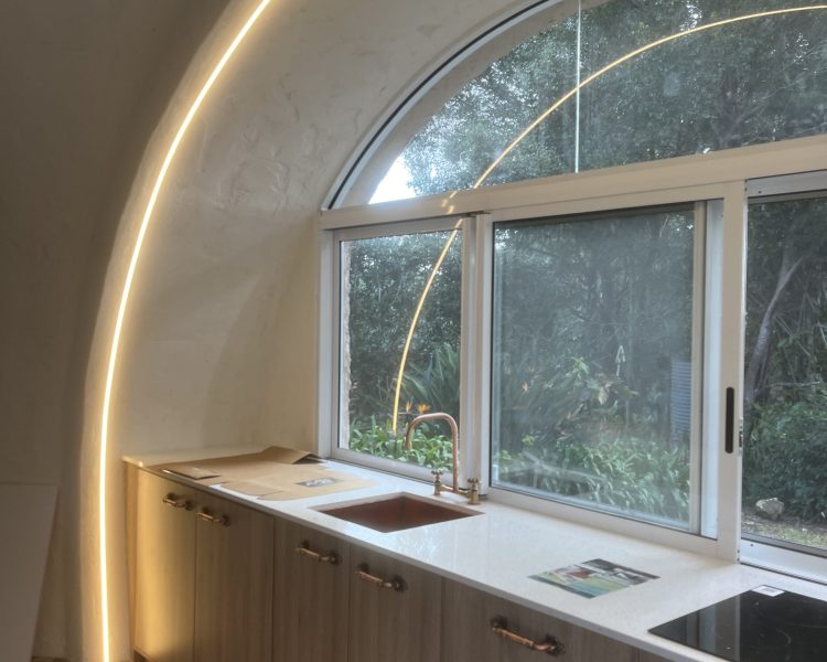 client-pendant-stair-CRtgGie5