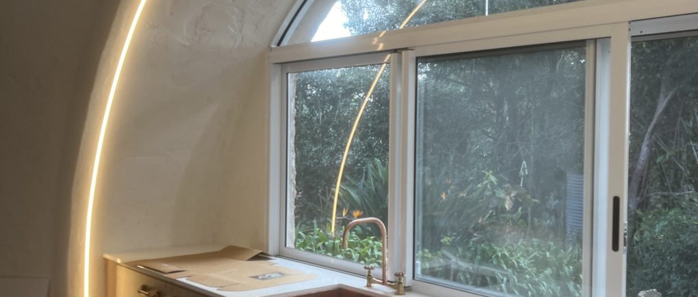 client-pendant-stair-CRtgGie5